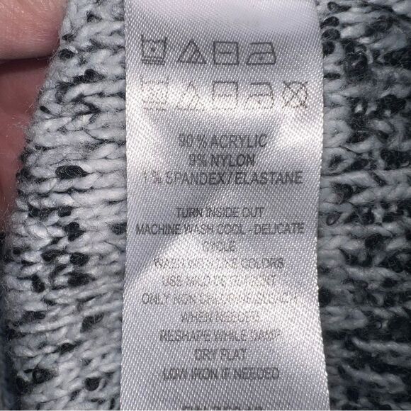 Kaisley Cropped Hooded Sweater Large Dropped Sleeves Black White - Picture 11 of 11